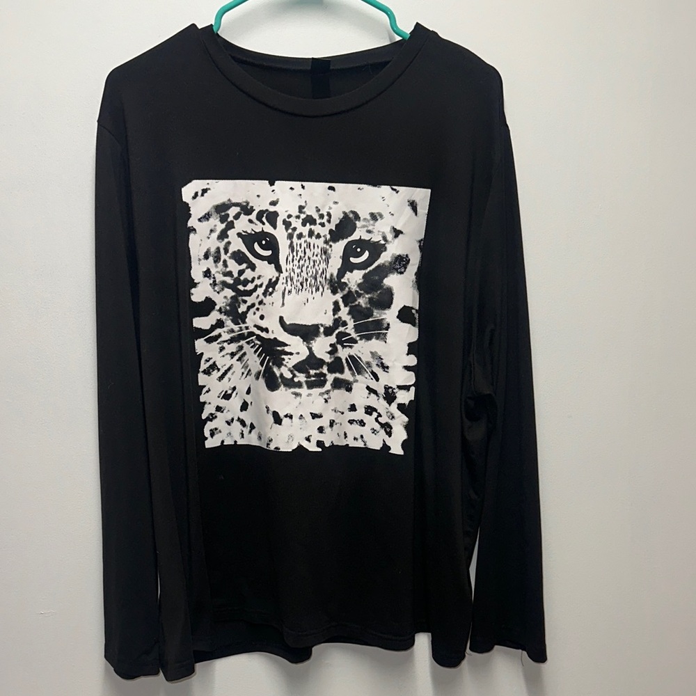 SHEIN Black Curve leopard 4XL Top